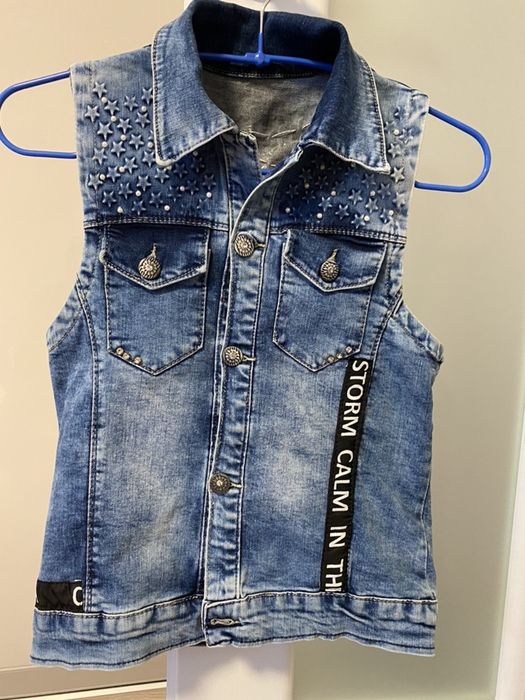 Жилет джинсовый на девочку 11-13 лет