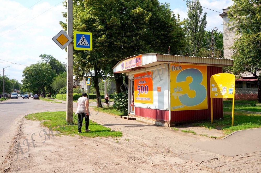 Павільйон на Східному між двох супермаркетів оренда Харків