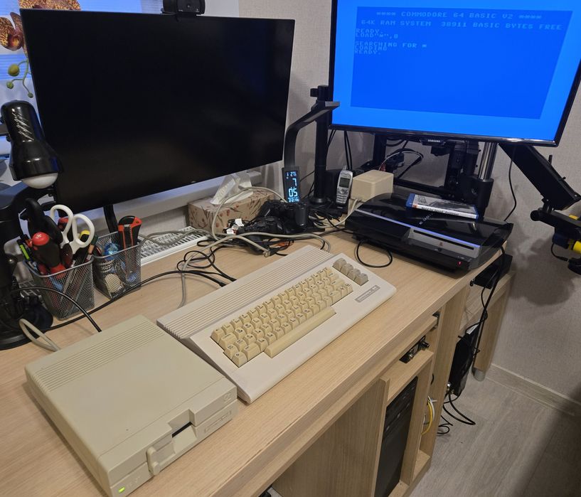 Commodore C64 II plus stacja FDD 1541II komplet.