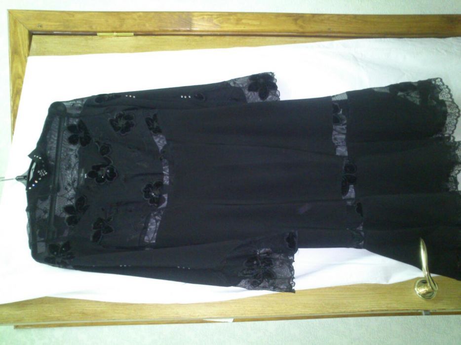 Продам нарядное платье 48р