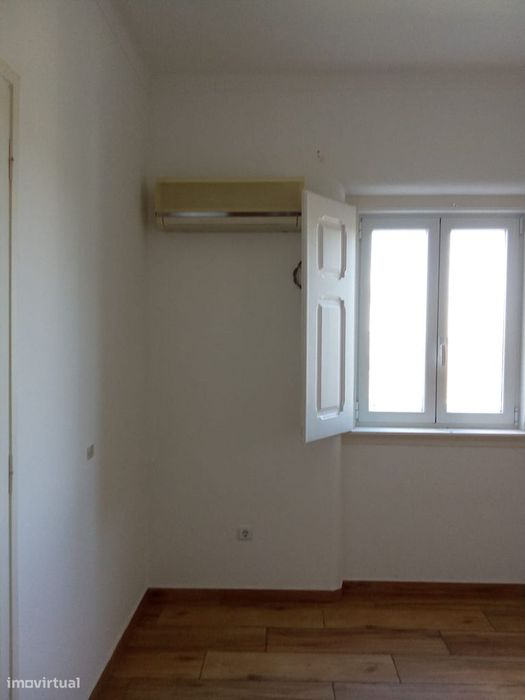 Arrendo apartamento t2 totalmente renovado