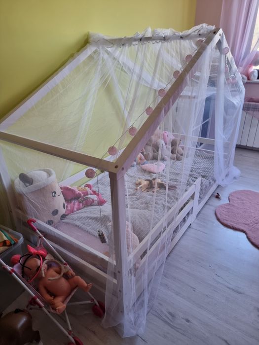 Nowe łóżko  drewniane z materacem