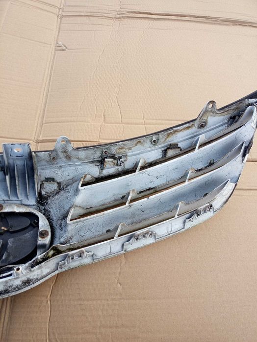 toyota AVENSIS T27 12-15 LIFT grill przód atrapa chłodnicy kolor 040