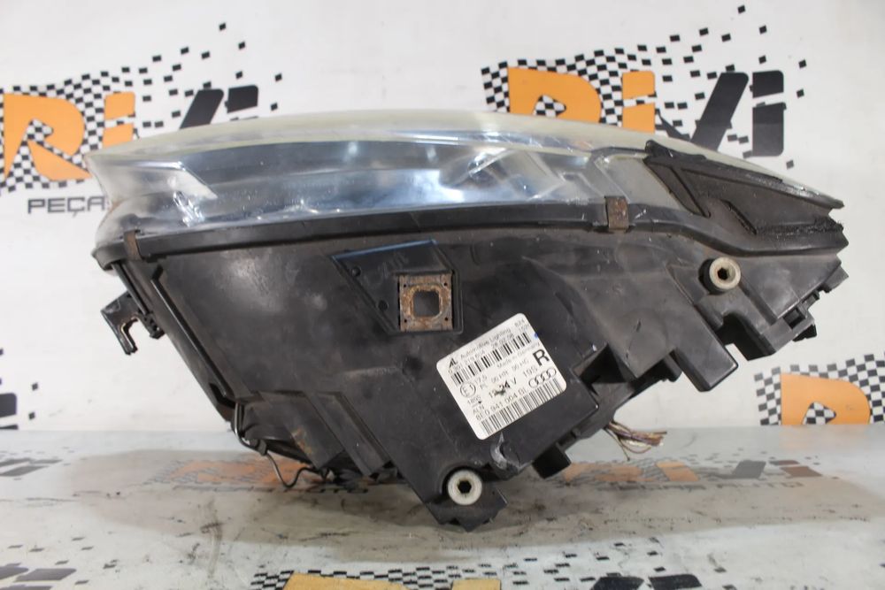 Ótica / farol direita AUDI A4 (8EC, B7)