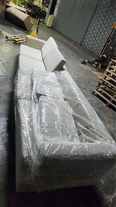 Vendo sofá bege de 4 metros