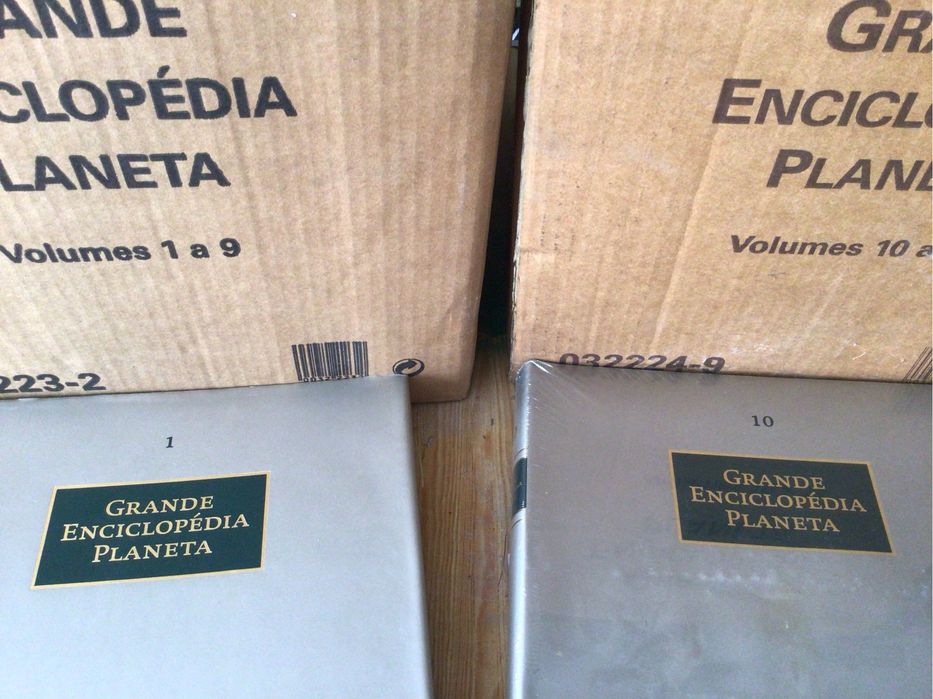 Grande Inciclopedia Planeta com 18 livros ,ainda não sairam das caixas ,completamente novos