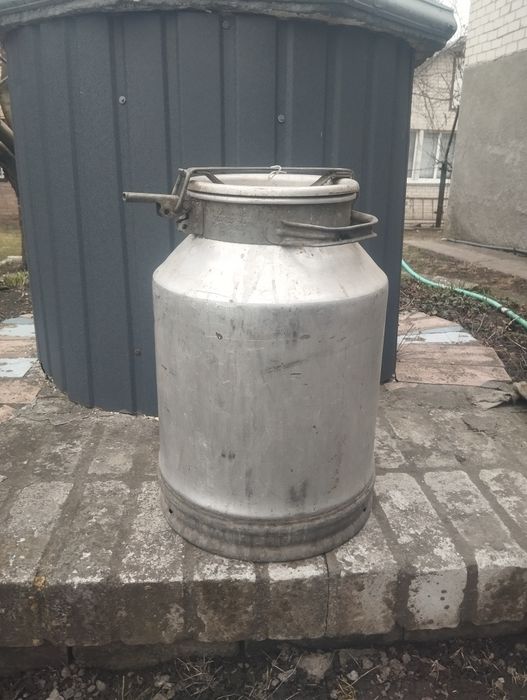 Продам бідон 40 л.