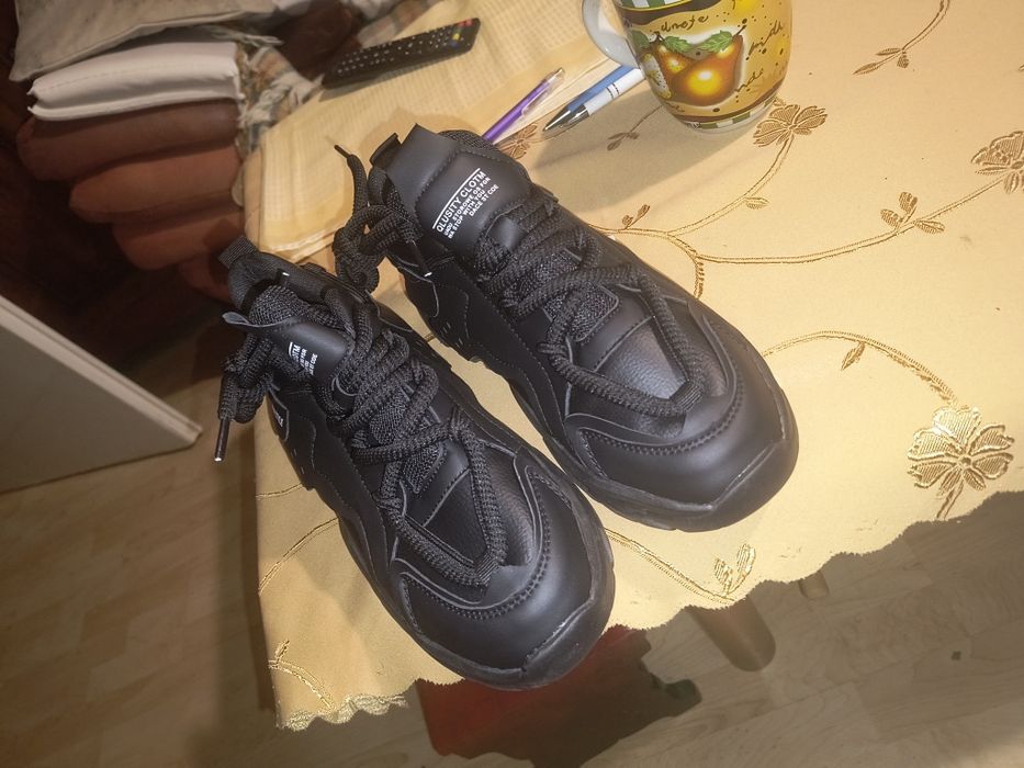 Buty rozmiar 42.