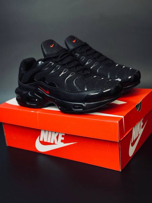Чёрные красовки мужские / Стильные черные мужские Nike Air max Tn 95 Black / найк аир мах тн 95 / найки теен осень !