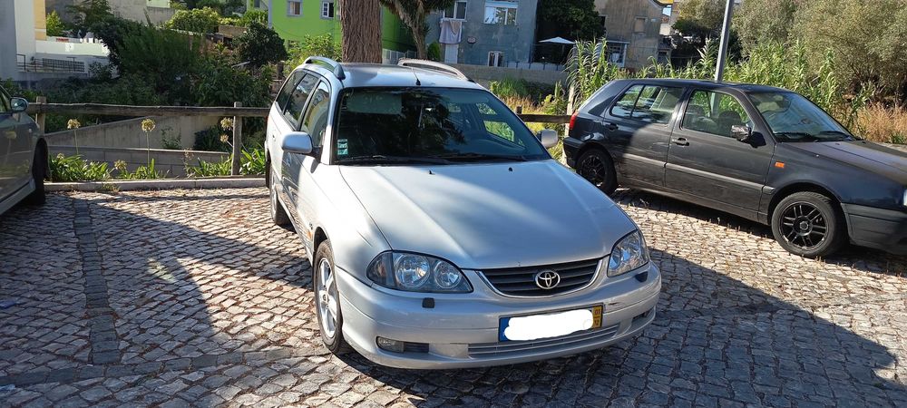 Toyota Avensis SW 2.0 D-4D (2001)