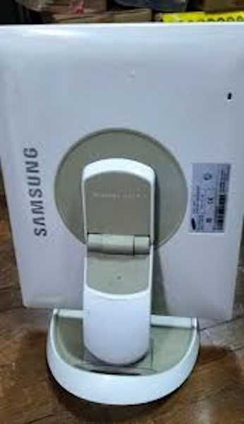 Монитор 17"SAMSUNG SyncMaster 760BF (гибкая система поворота дисплея)