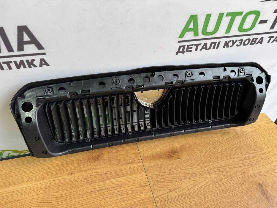 решетка Octavia Tour решітка октавія