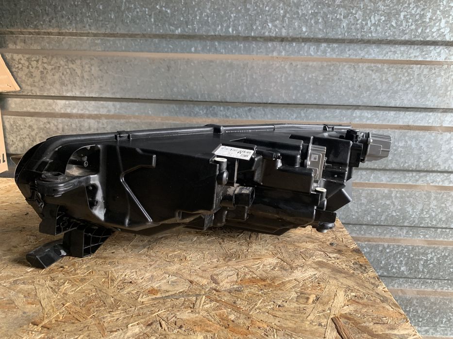 Фара передня права Шкода Октавія А8, Skoda Octavia A8 5E4 941 016 А