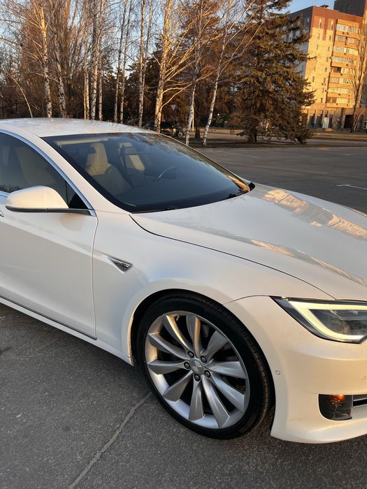 Tesla model S 75 квт