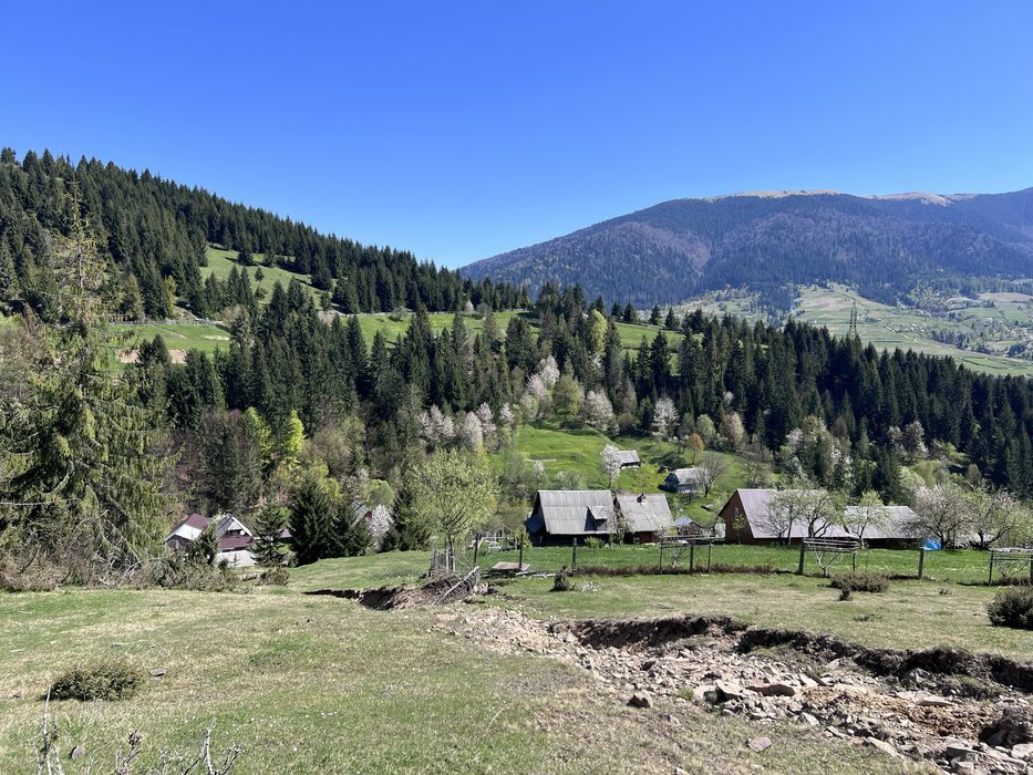 Продається ділянка  у селі Синевир