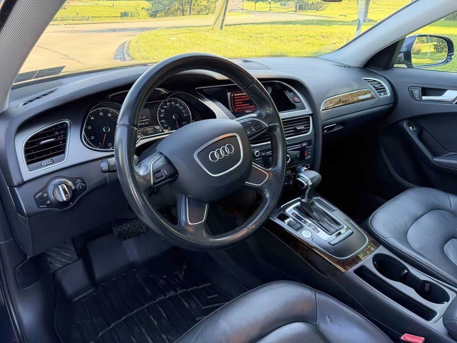 Audi A4 quattro Premium      2014