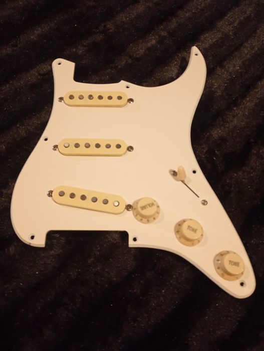 Pickguard fender Stratocaster gotowy komplet!