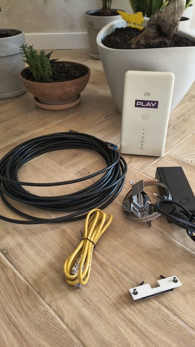 ZTE MC7010 ODU 5G - Router Zewnętrzny - Komplet PoE + 10m Kabel