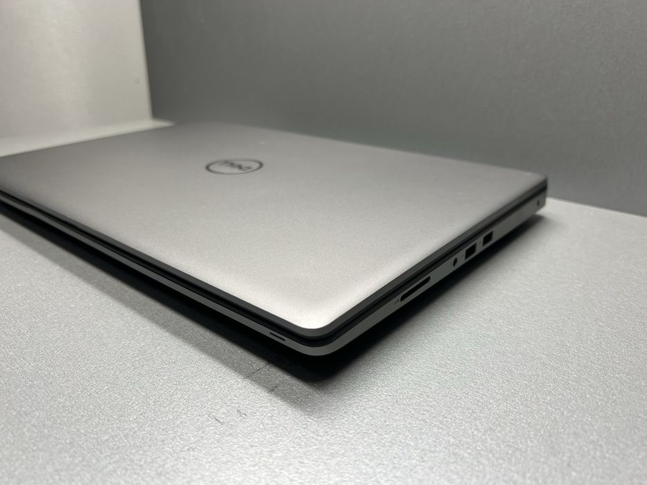 28 Ноутбук Dell Precision 7560 i7-11850H/16/512Gb/RTXA2000/15,6/60Hz