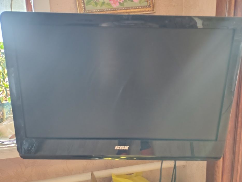 Телевизор 22" ВВК DVD combo
