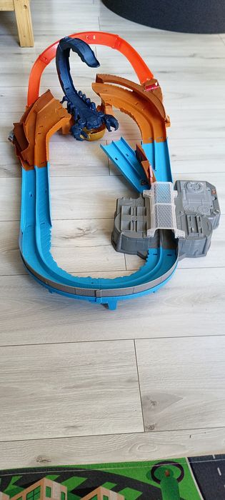 Tor hot wheels monster truck