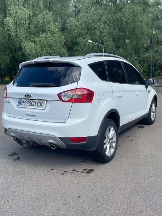 Авто Ford Kuga 2012 офіційний.