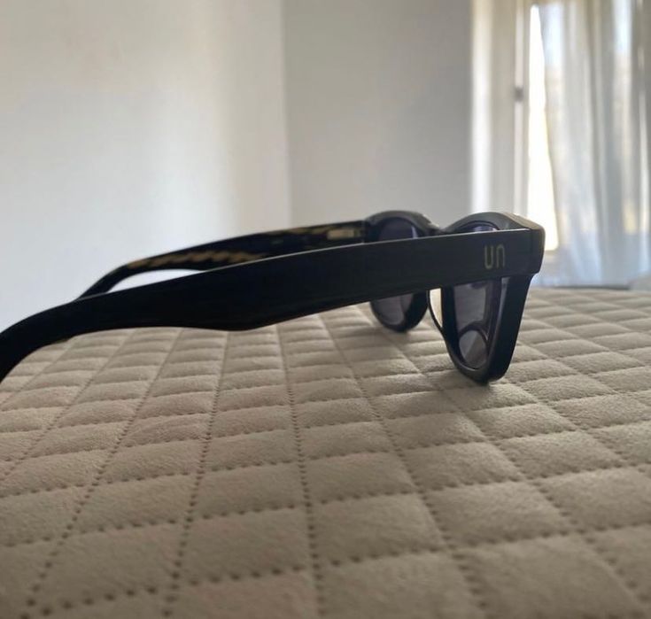 Óculos de sol da marca Unofficial