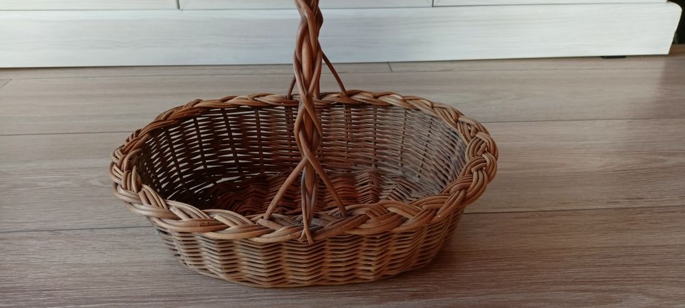 Koszyczek wiklinowy