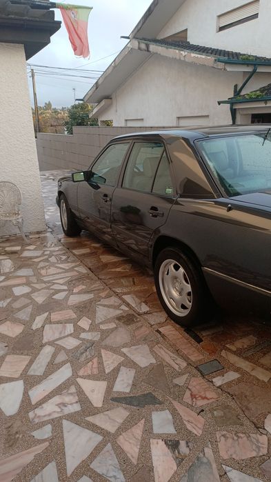 Mercedes  w 124 260 E  em excelente estado
