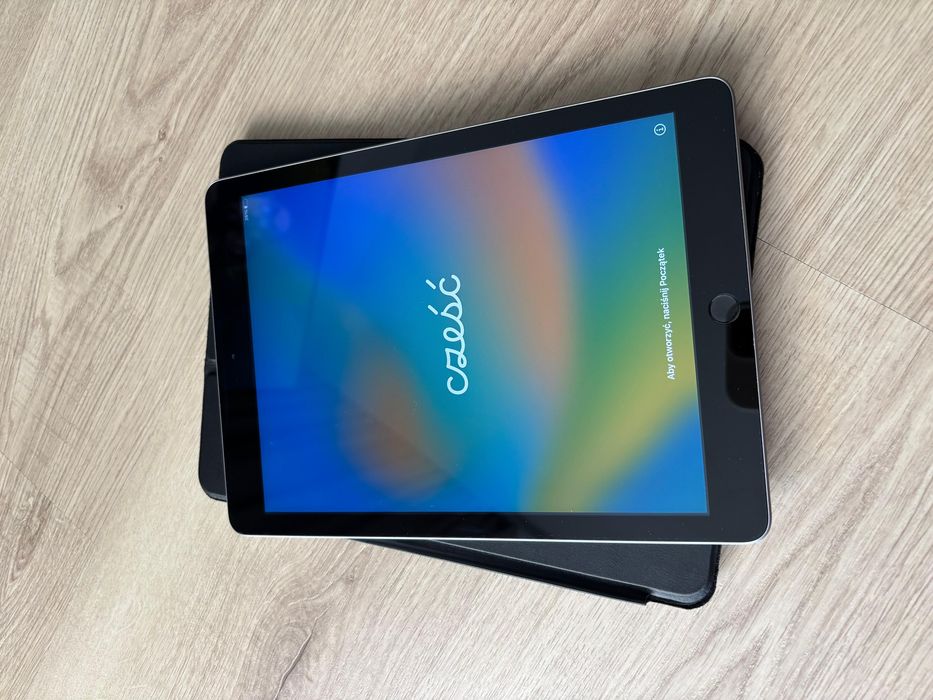 iPad 5 generacji A1822