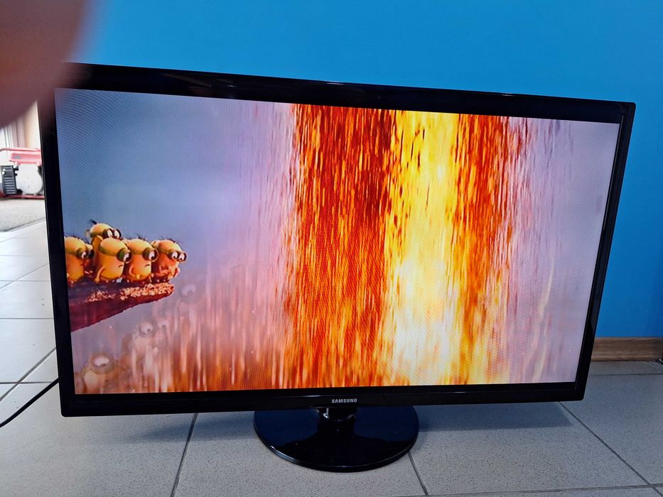 Телевізор Samsung UE-32F4020AW