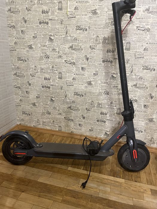 Електро самокат в хорошому стані