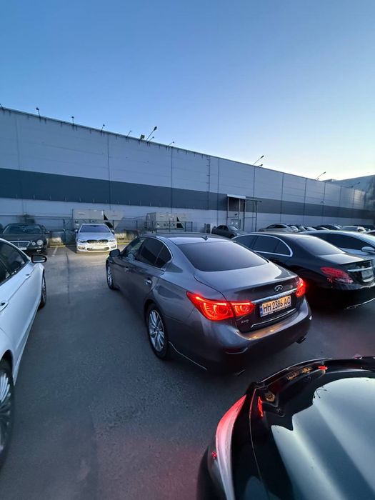 Продам infiniti Q50 2014 год