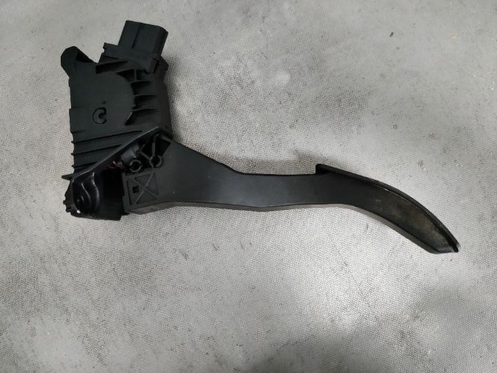 Pedał Potencjometr Gazu Skoda Octavia 3 VW Golf Polo Seat Leon Audi A3 5Q1721503F
