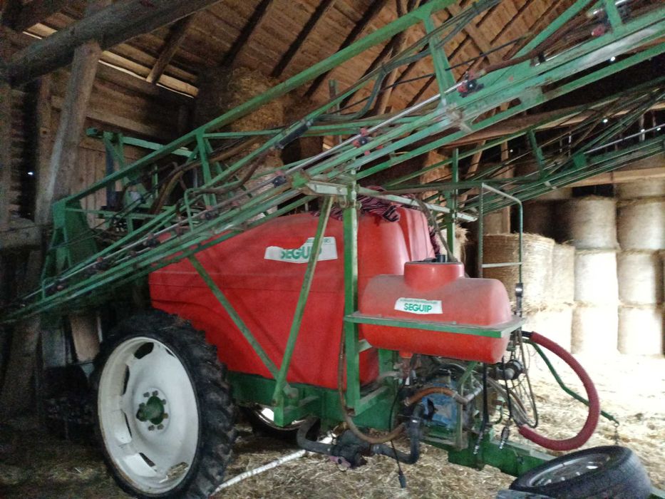 Opryskiwacz ciągany Seguip 2700 l 24 m