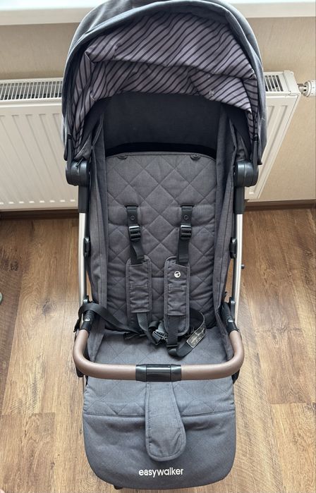 Легка прогулянкова коляска Easywalker