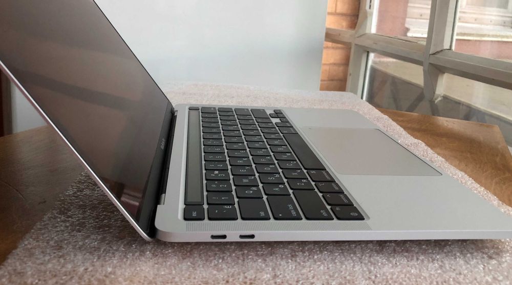 MacBook Pro 13 M1  2021 8GB 512GB 100% батарея, как новый, бонусы