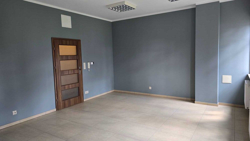 Lokal użytkowy w ścisłym centrum Sławna do wynajęcia.