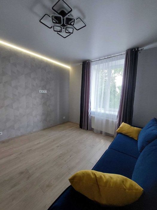 Продам квартиру с дизайнерским ремонтом  г.Змиев