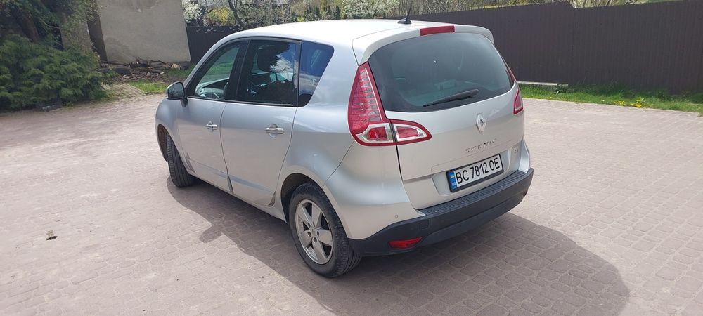 Авто Renault Scenic 2010р