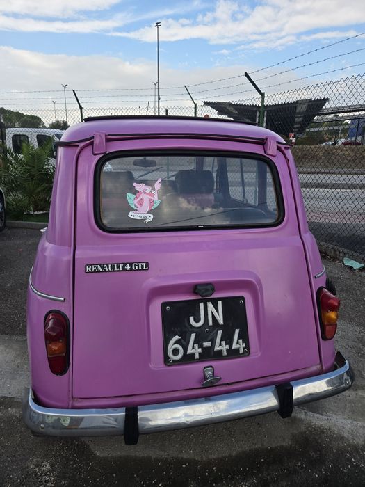 Renault 4 L GTL (Pantera cor de rosa)