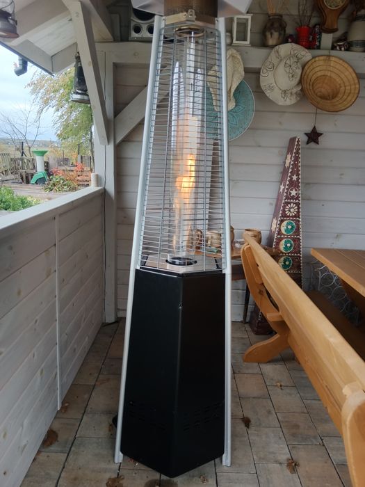 Promiennik , lampa ogrodowa lub tarasowa gazowa