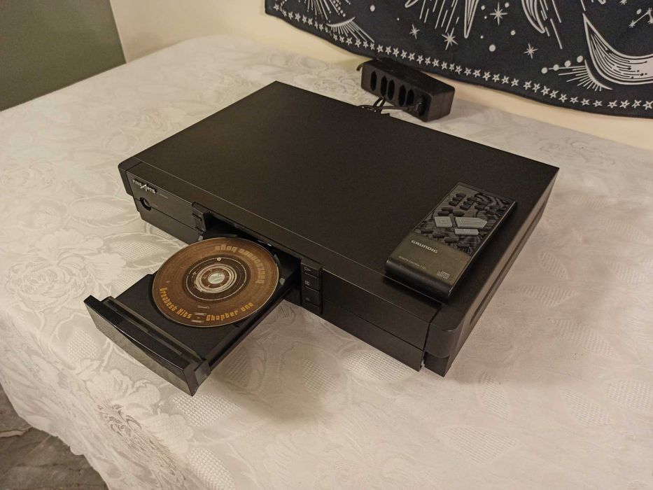 Odtwarzacz CD Grundig FineArts CD1 z pilotem