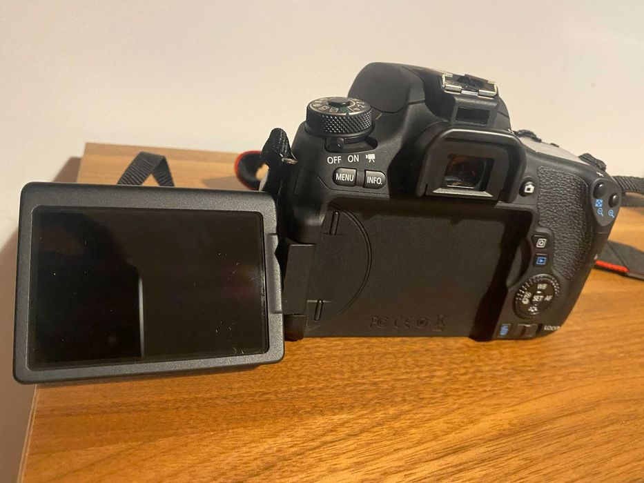 Kit Fotografia Canon 760D + Objectiva 18-200mm + Acessórios