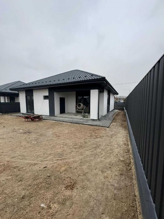 Одноповерховий цегляний будинок Білогородка 110 м2 5.5 сотки Газ