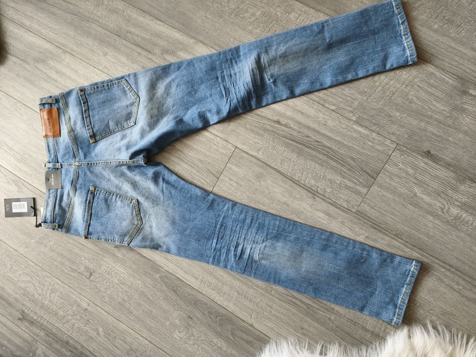 мужские джинсы Dsquared2 популярного кроя Cool Guy Jean с кожаным патчем «1964».