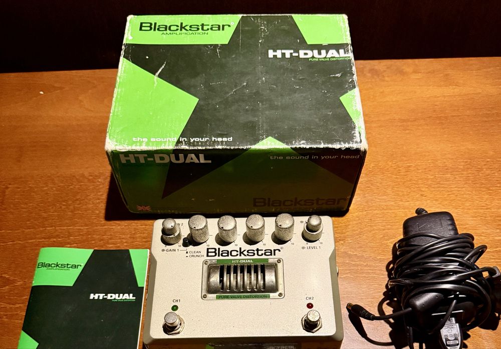 Blackstar HT dual na calxa com transformador