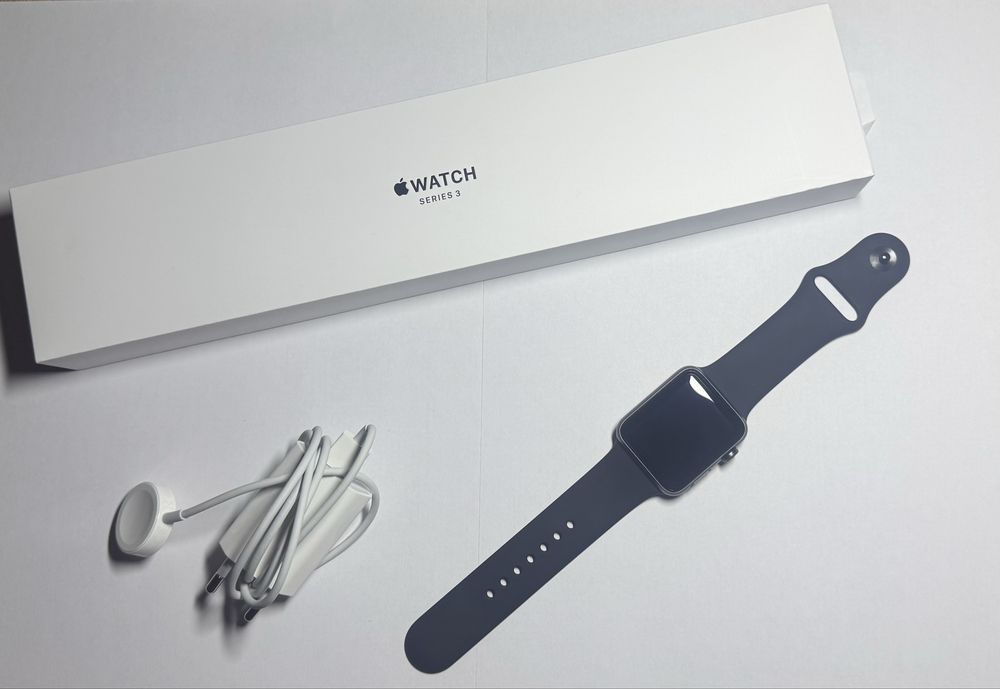 !!! Apple Watch Series 3 42mm Case Space Gray Aluminium Sport Band Black !!!