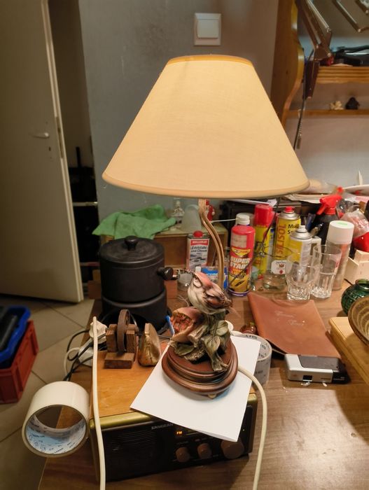 Lampka stołowa z ptaszkiem