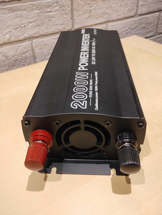 Przetwornica Czysty sinus 24 V 230 V 2000/1000 W Off Grid Kamper